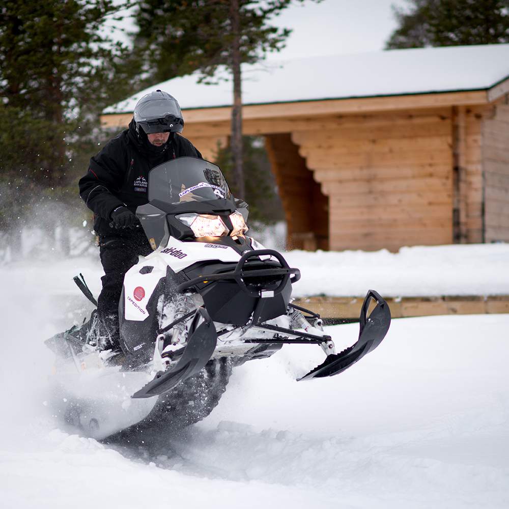 snowmobile Lapland